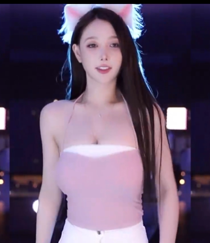 热舞女神米娜(minana)：六月热舞合集，52个视频，总大小10.6G