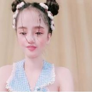 玩具狂欢优质丸子头少女最新合集1V1.7G，自拍时长1:38，顶级道具热榜