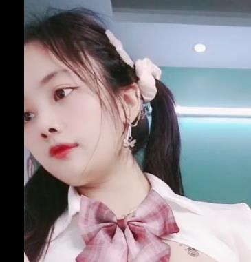 直播挑战赛+平台+完美身材+宝宝饿了+2V9.4G+总时长25小时，超长道具秀，千万别错过！