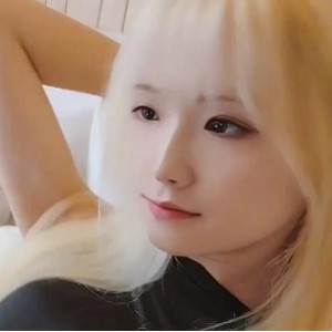 黑丝抖音可爱W娘最新合集1V550M，颜值高，自拍圈粉！