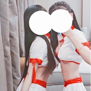 优质私拍广深拜金反差婊小粉酱贝贝全系列1338P54V2GB，豪华玩物