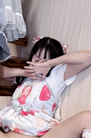 优质私拍广深拜金反差婊小粉酱贝贝全系列1338P54V2GB，豪华玩物