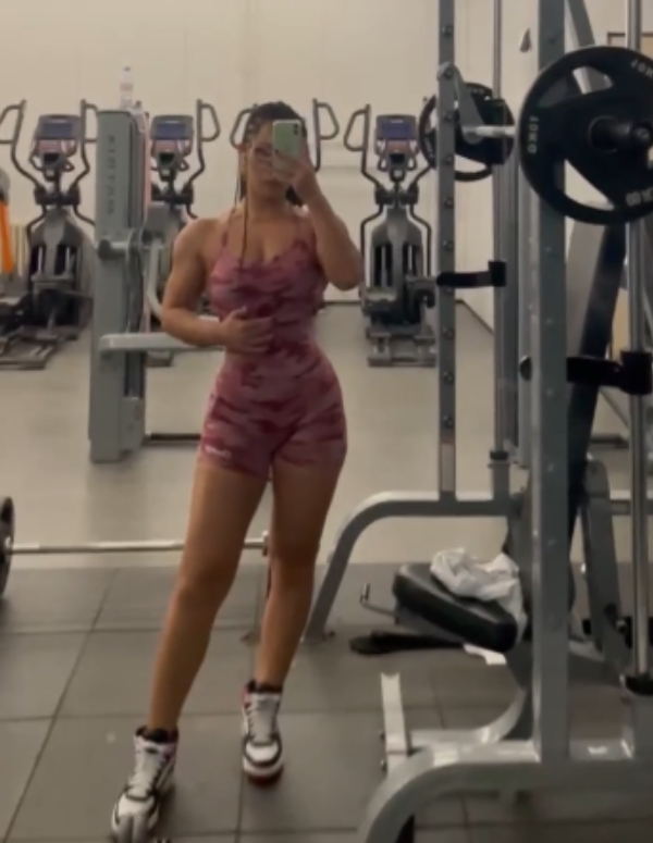 健身网红夏甜蜜桃臀福利合集74V1.08G，电报分享