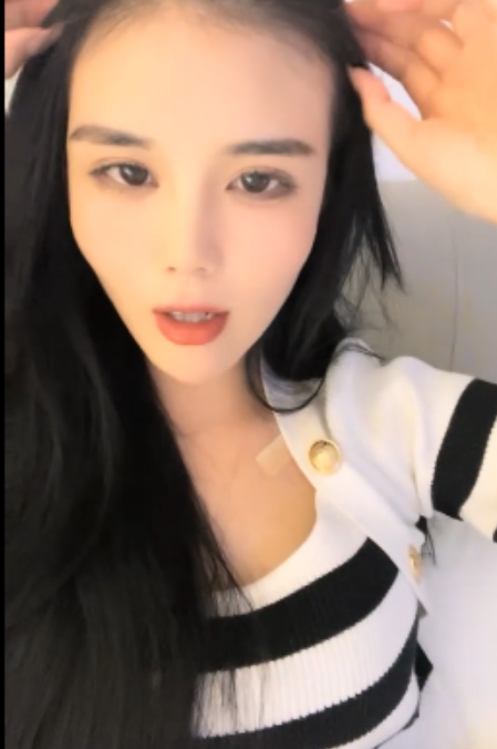 优质尤物百度盘女神新人小美最新合集1V768MB，互动按摩