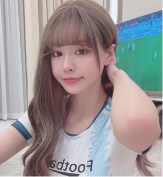 尺度足球宝贝最新合集1V1G，球衣露半球