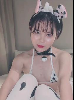 香港小狗Acupbaby资源合集52V7.7G,无保护多人游,户外自拍