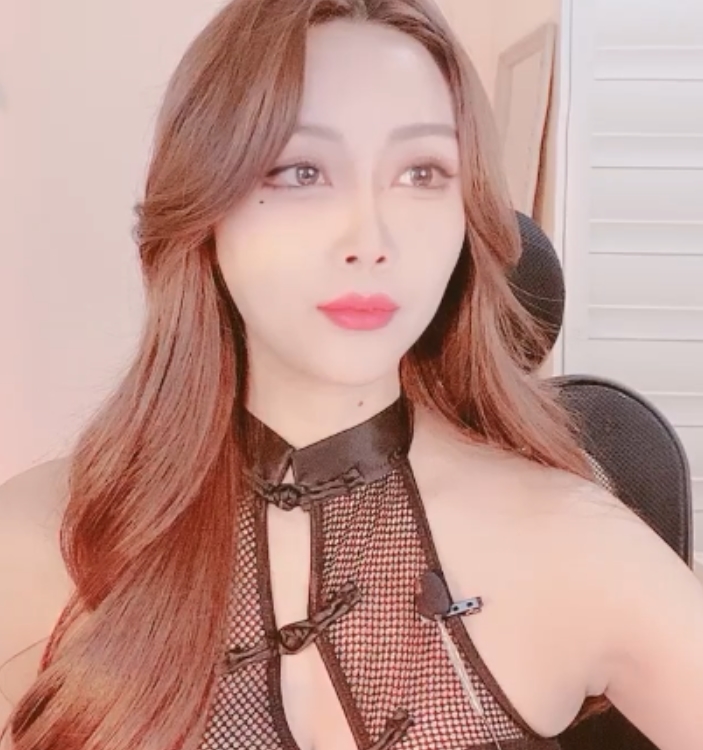 转载百度盘美女直播ANNVV娜娜最新合集27V69G,精彩内容分享