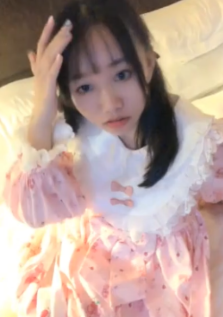 河南实验中学眼镜学妹最全版54V1.7G，校园生活