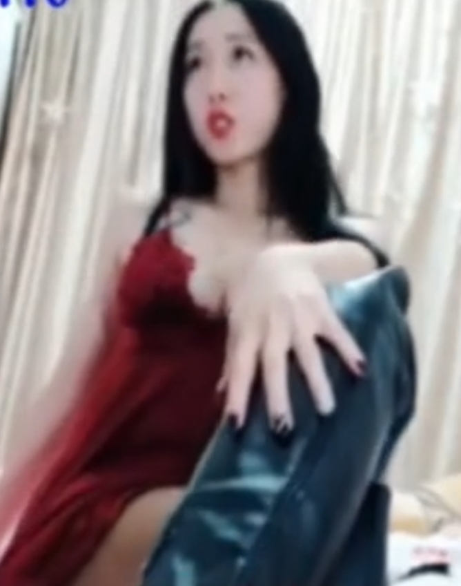 套路直播SASA女王最新合集50V40G，精彩互动直播