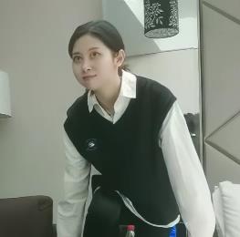 经典利哥T花偷偷拔T最新合集1V1.3G，视觉冲击力，勇敢自拍