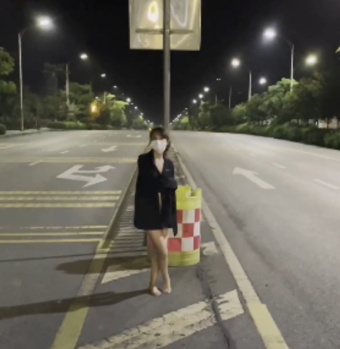 公园爱吃菠萝展示超敢秀72V合集8G珍藏