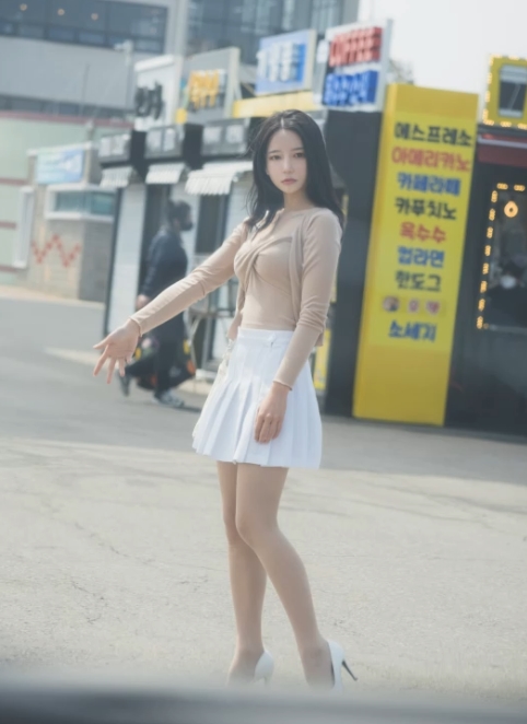 某音Yeha剧情17套14G傲人身材