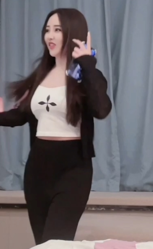 小飞哥摄魂高端边缘9部6.66G探花合集