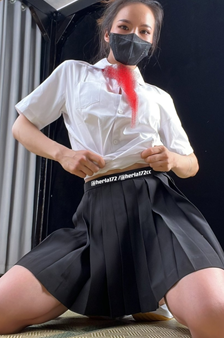 推特赫拉大表姐魔鬼身材健身女神合集3部17.6G，力量感与反差并存