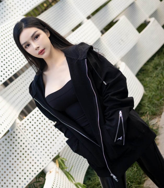 田冰冰秀人嫩模37v合集27.6G肉感十足