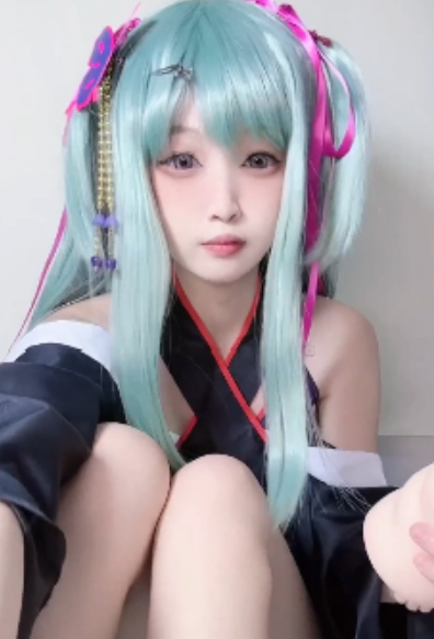 推特丛雨放飞COS互动视频11部1.19G优质身材