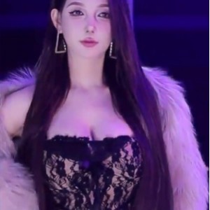 米娜斗鱼热舞45部10.66G蜜桃臀