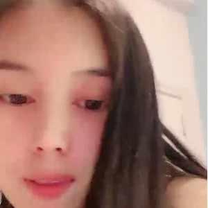 推特蜜桃臀美妞私拍放飞视频1V1.5G质感真实