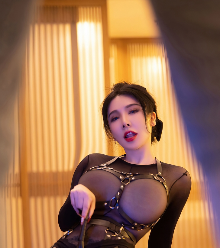 潘娇娇走秀私拍合集5.8G边缘名媛系列动作大胆