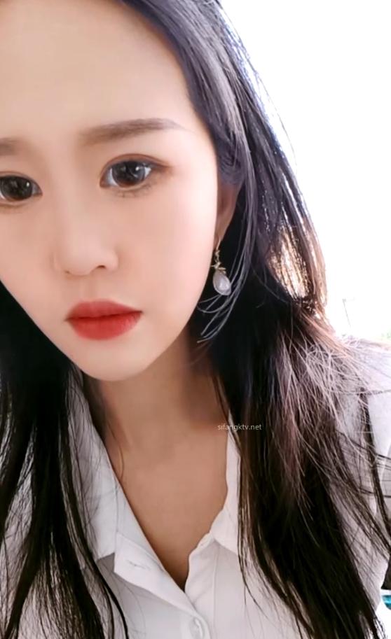 乌苏儿户外38部视频合集16.4G长腿女神