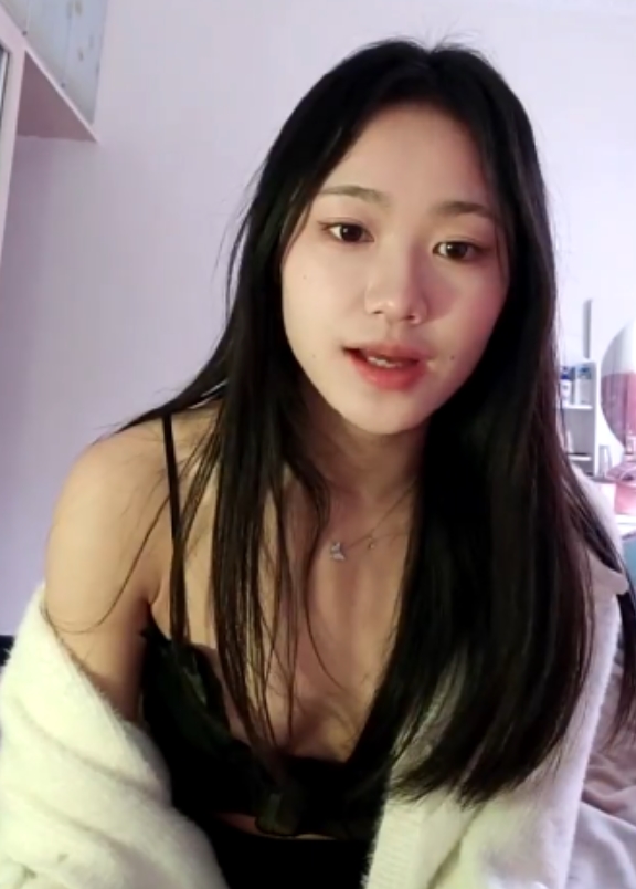 半糖顶点热舞合集24G29V黑丝诱惑