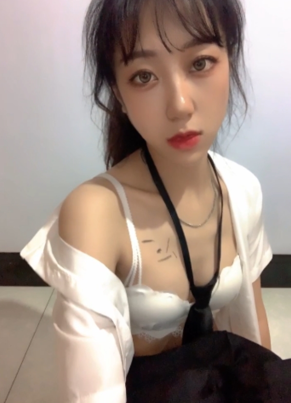 一少露脸举牌私定合集15.7G劲爆现场