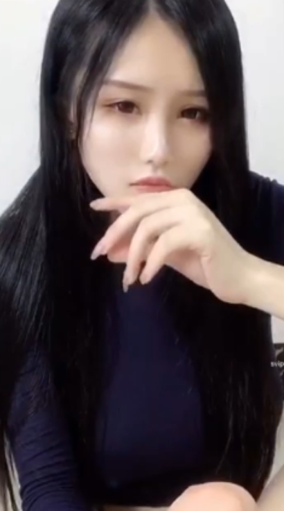 易直播妮妮酱丝足舔脚1V199M优质美足