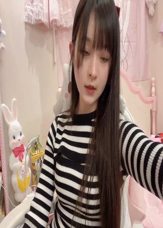 蔡小熊斗鱼会员福利56部13.3G太诱人