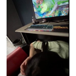 P站神秘女主强制游戏1V641MB超带感