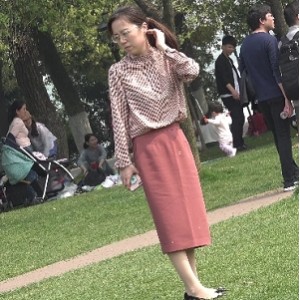 街拍女神小雅丝袜给力佳作3部17.93G