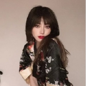 优质女神悦悦抖音私密自拍2V496MB丰腴身材太撩人