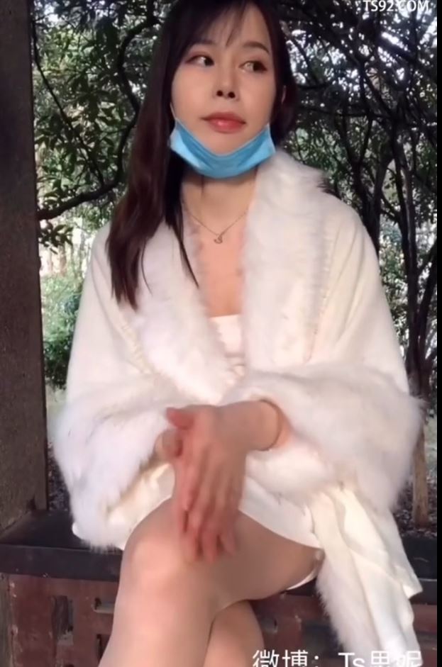 张思妮百万粉TS天花板1V781MB边缘实录